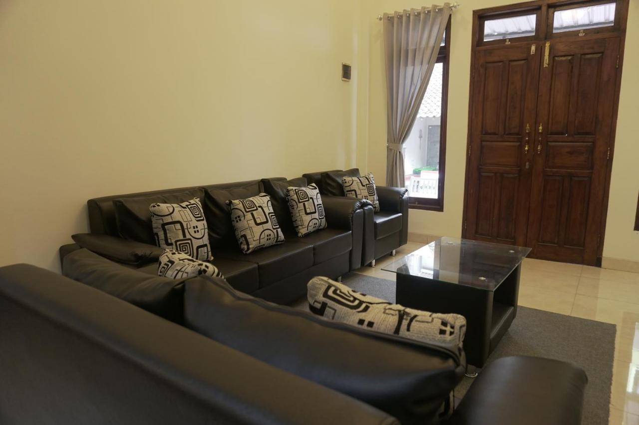 סלמן Sayana Homestay מראה חיצוני תמונה